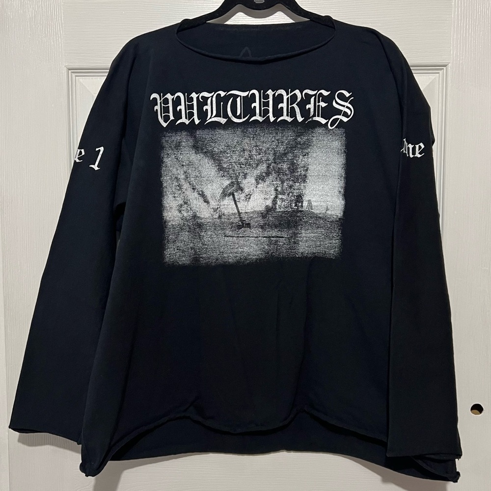 💗 YZY Vultures Long Sleeve Volume‎ 1